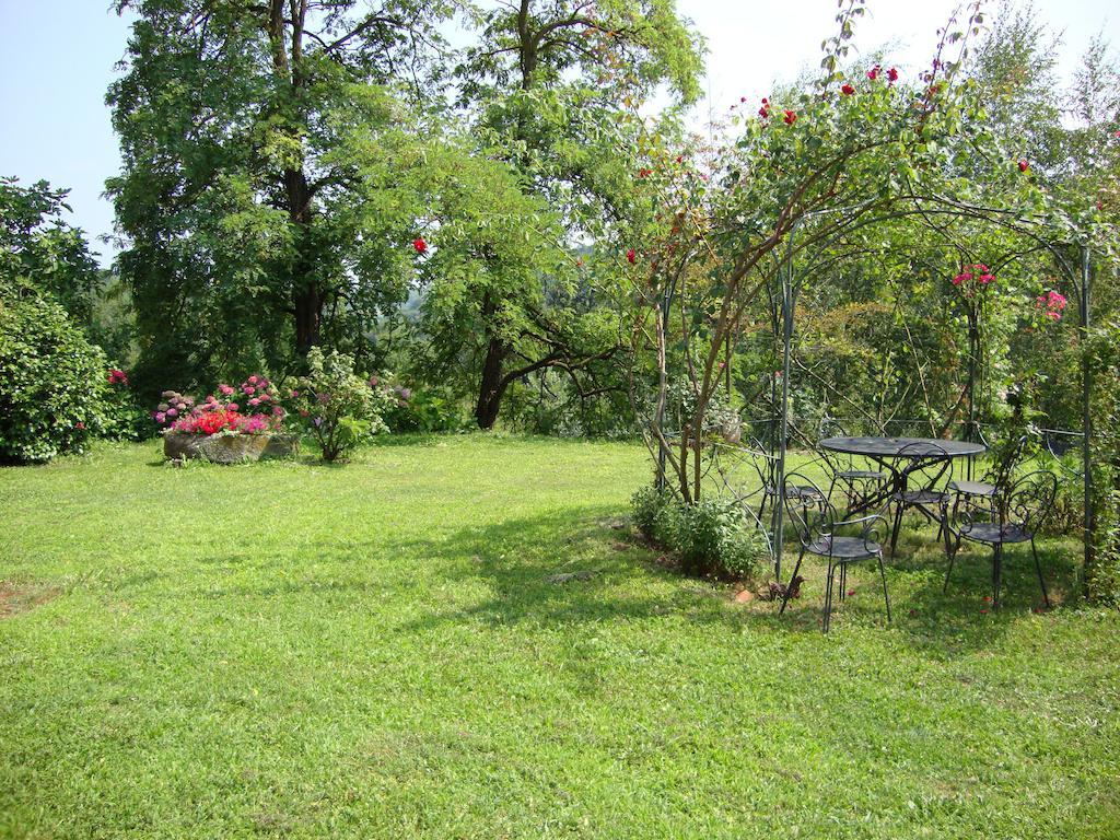 Bed and Breakfast Cascina Nel Bosco Moncucco Torinese Exterior foto